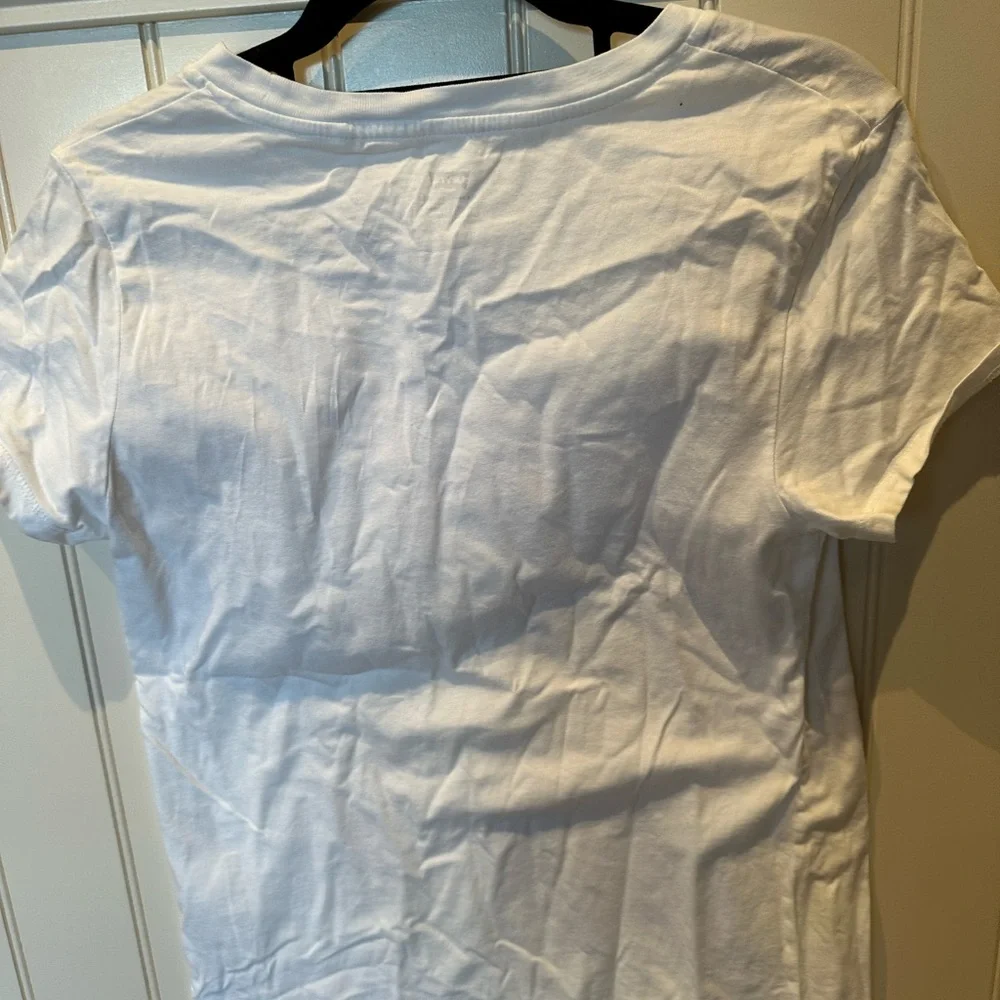 LEVI’S Ladies Women’s Size Small White Tee Shirt Red Blue Palm Tree Logo - Picture 3 of 4